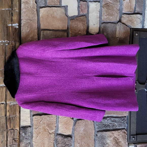 TALBOTS NWT SMALL BRIGHT PURPLE BOUCLE COAT WITH FAUX FUR COLLAR! - Picture 8 of 13